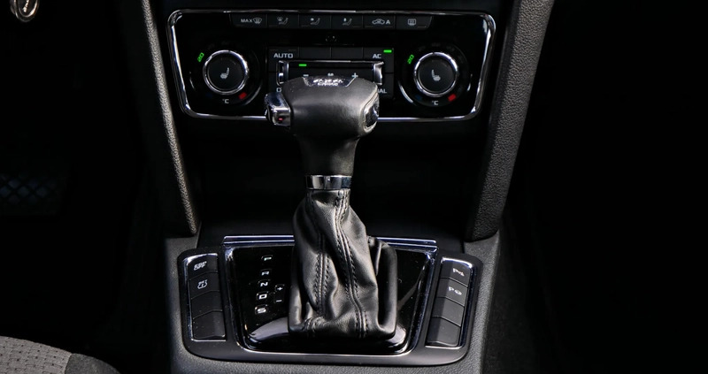 Skoda Superb cena 32900 przebieg: 313508, rok produkcji 2009 z Legionowo małe 781